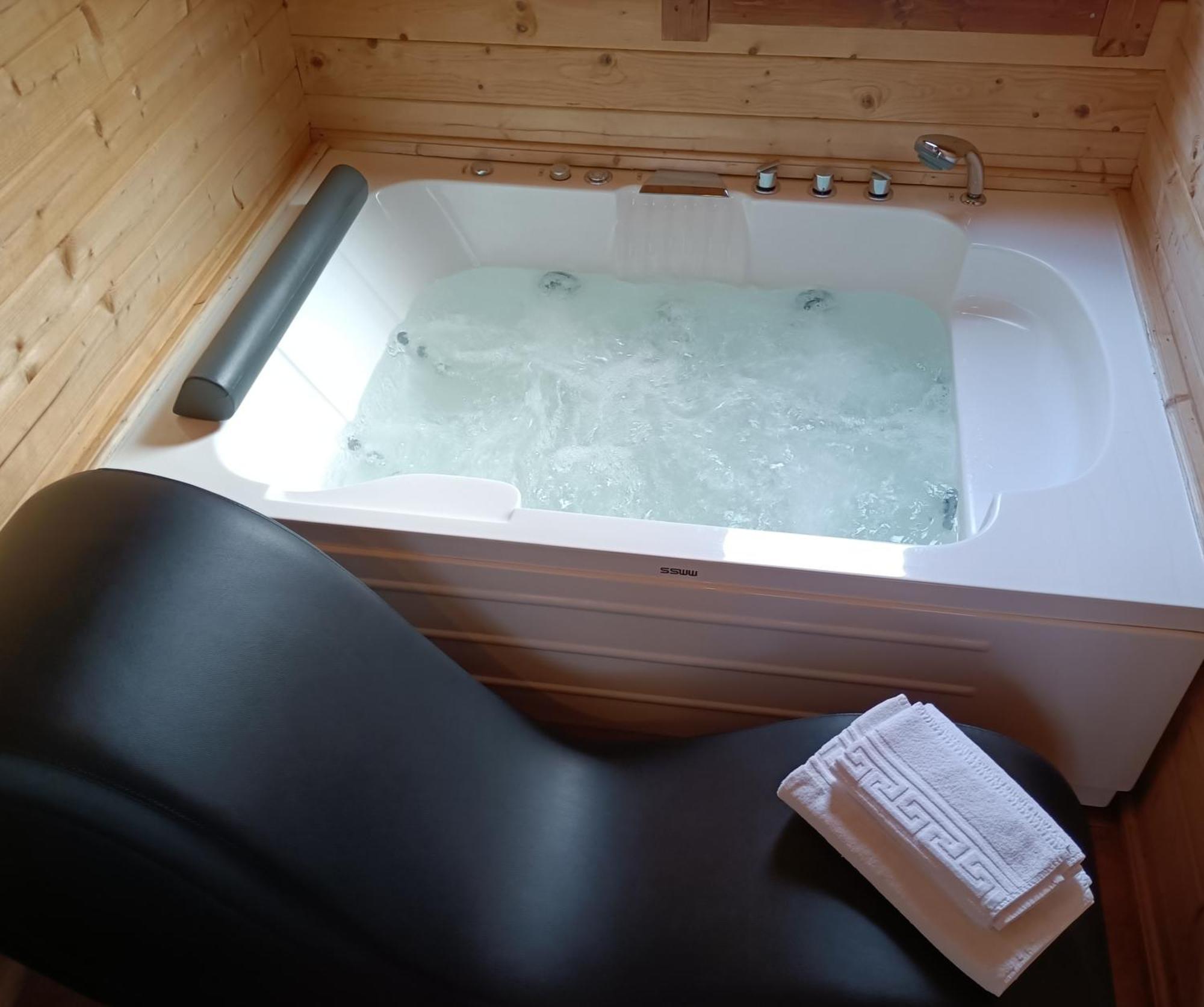 La Dehesilla De Toledo Escapada Romantica Jacuzzi Sillon Tantrico Cobisa Eksteriør billede