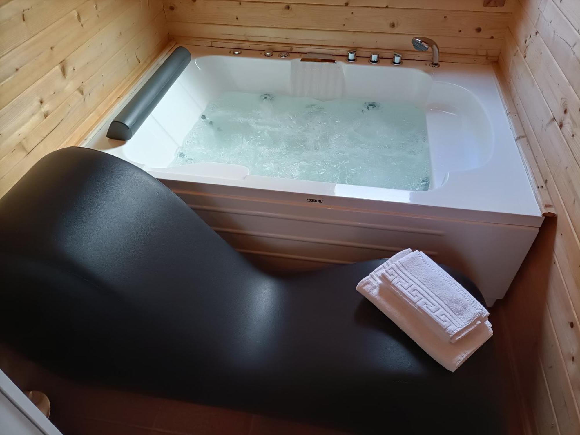La Dehesilla De Toledo Escapada Romantica Jacuzzi Sillon Tantrico Cobisa Eksteriør billede